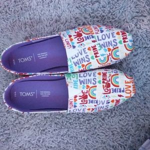 Toms, size 8.5, lgbtq pride